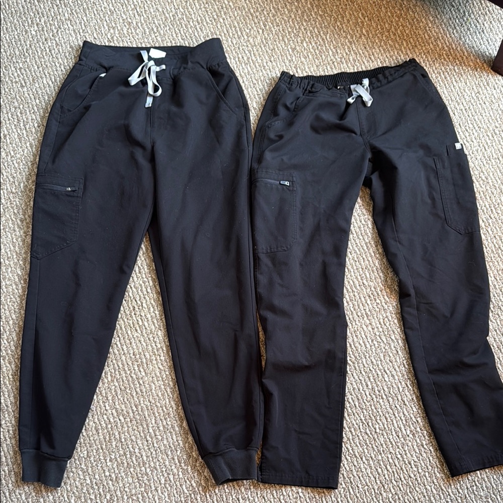 2 figs black scrub bottoms